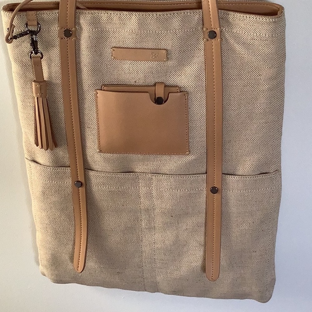 Sherpani Hadley Jet in cream travel bag - Picture 9 of 9